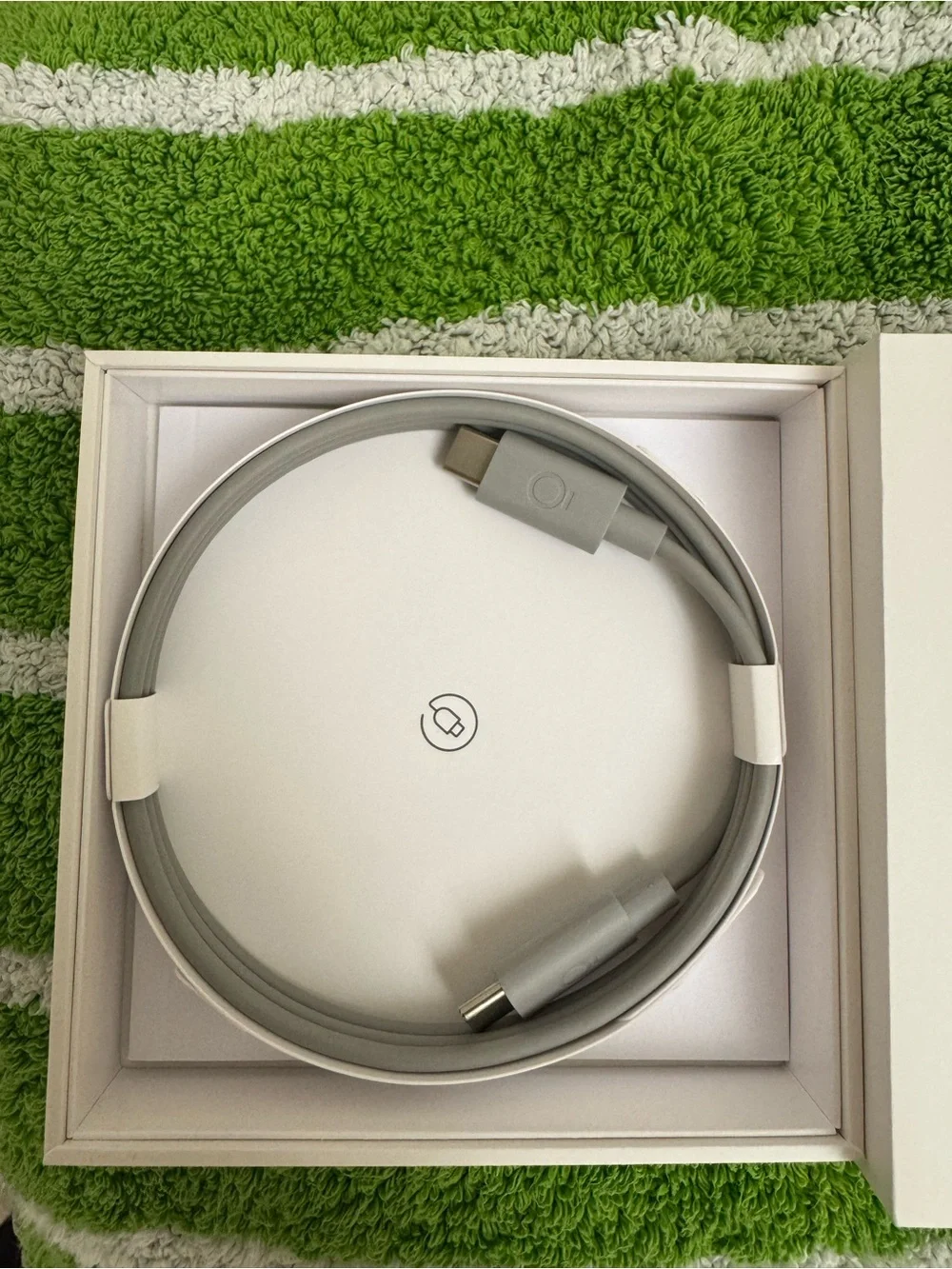 Gold Oura Ring 4 - Brand New!